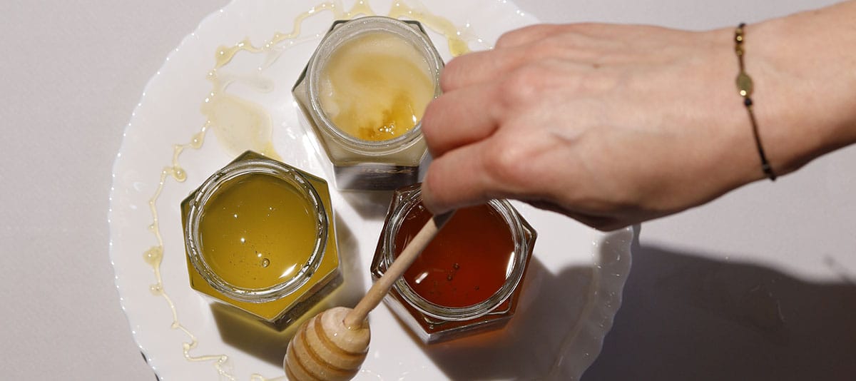 Mierea în funcție de culoare: ghid explicativ 4 Allbee blog februarie 4 miere culori 5